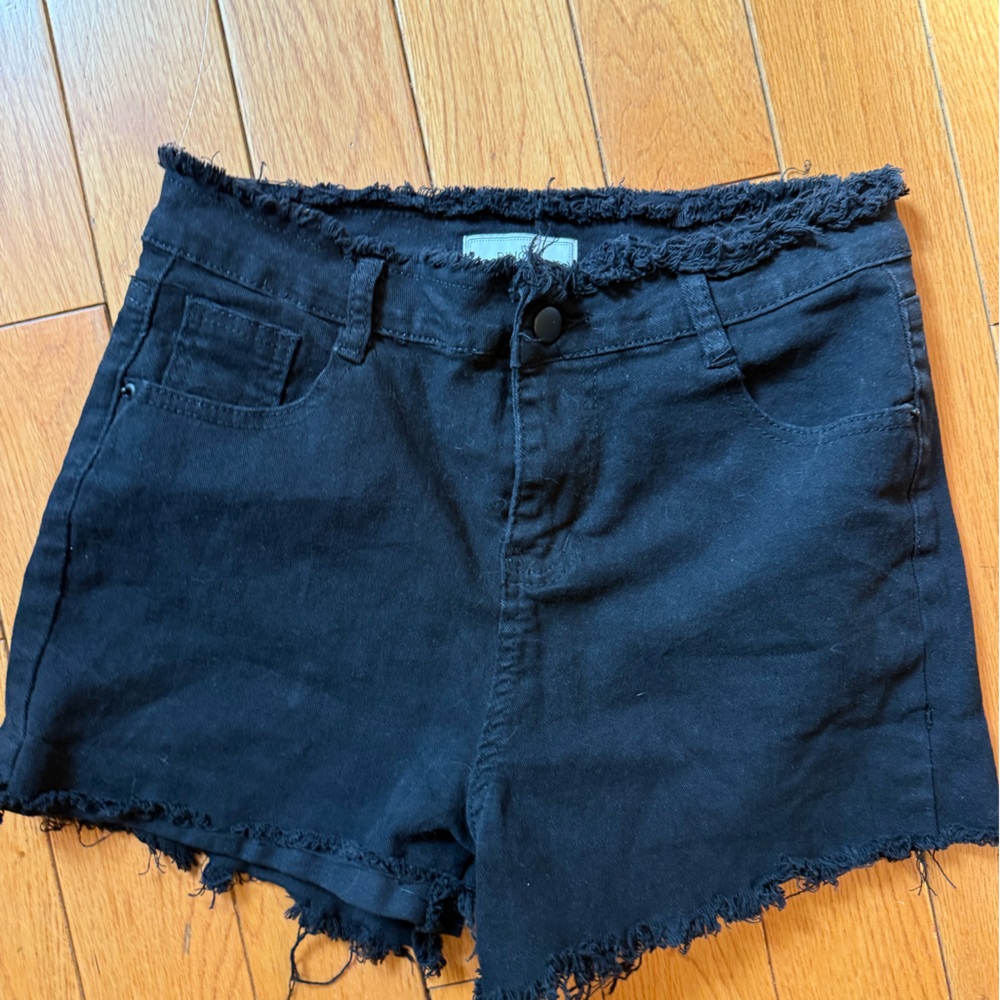 RIHOAS Black Frayed Hem Jean Shorts